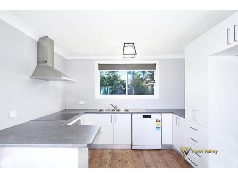 8 Jemmy Place, Oxley Vale, Tamworth NSW 2340