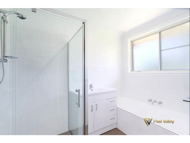 8 Jemmy Place, Oxley Vale, Tamworth NSW 2340