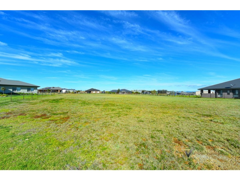 14 Blueway, Moore Creek NSW 2340