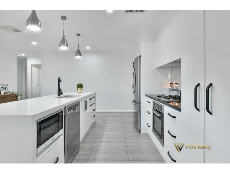 24 Falcon Drive Calala, Tamworth NSW 2340