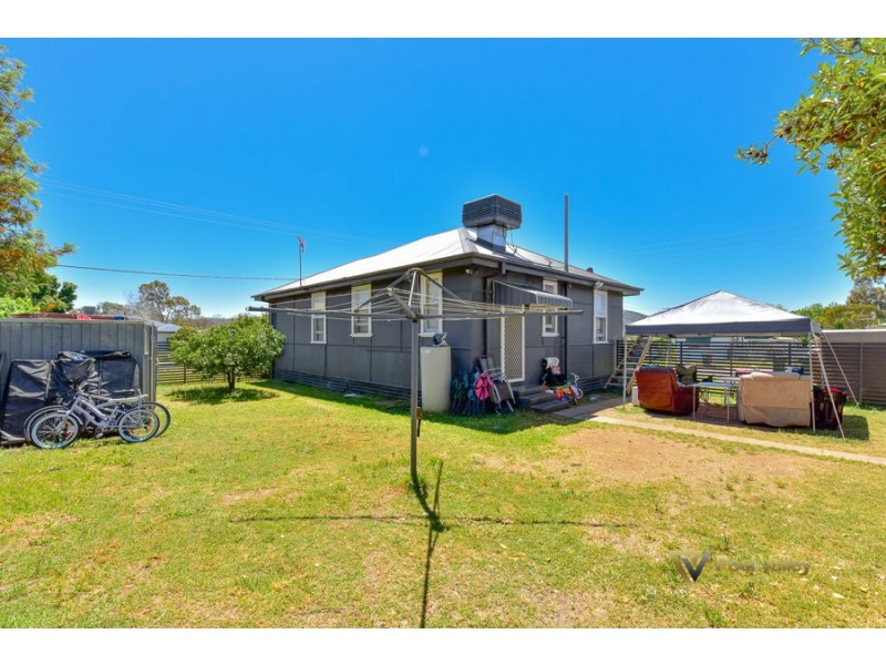 51 Robert Street, Tamworth NSW 2340