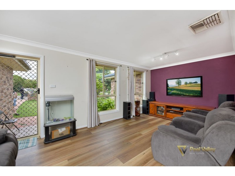 111 Glengarvin Drive, Tamworth NSW 2340