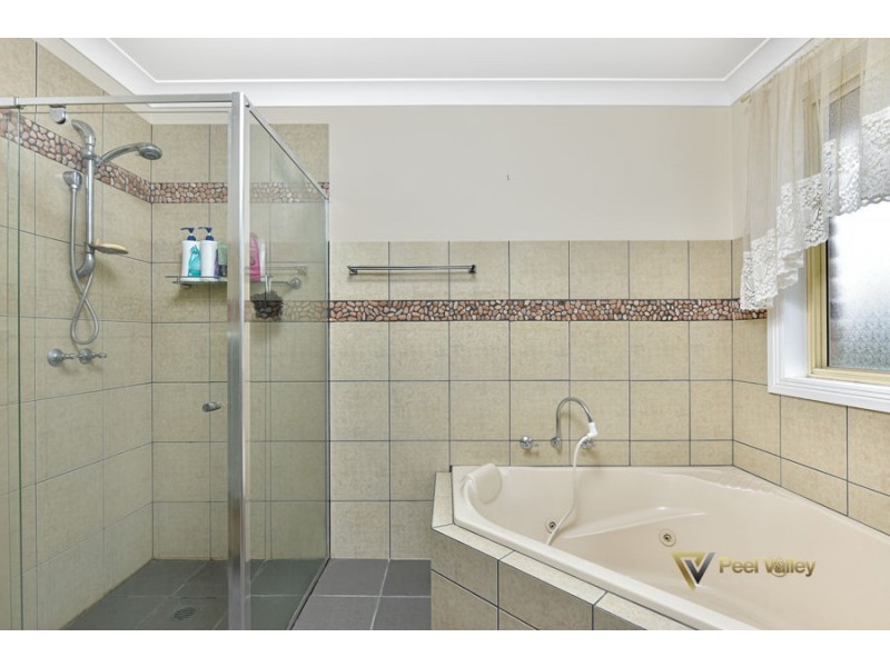 111 Glengarvin Drive, Tamworth NSW 2340