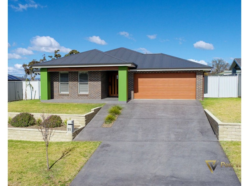 25 Mustang Close, Tamworth NSW 2340