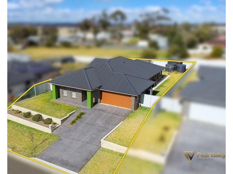 25 Mustang Close, Tamworth NSW 2340