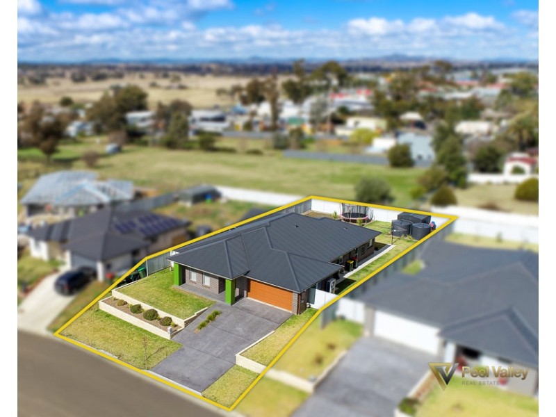 25 Mustang Close, Tamworth NSW 2340