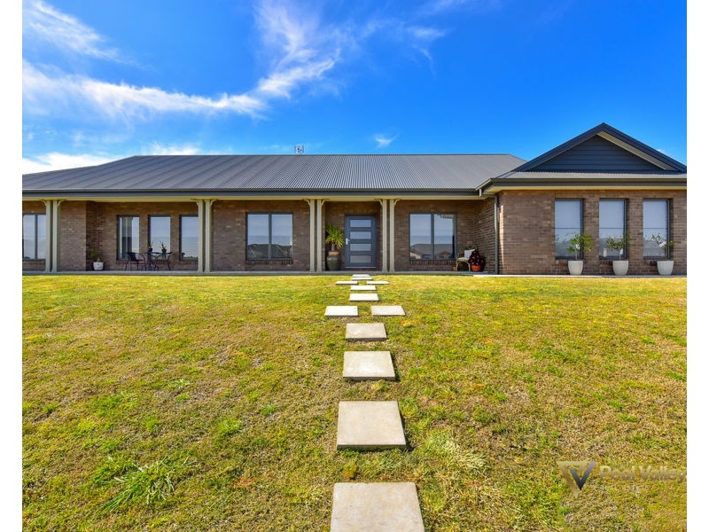 2 Championship Place, Tamworth NSW 2340