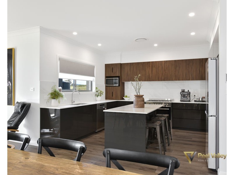 2 Championship Place, Tamworth NSW 2340