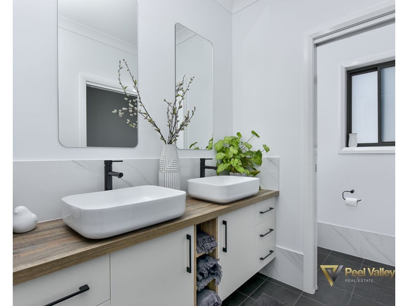 2 Championship Place, Tamworth NSW 2340