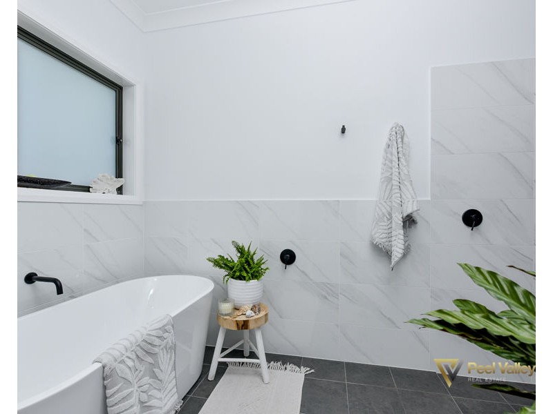 2 Championship Place, Tamworth NSW 2340