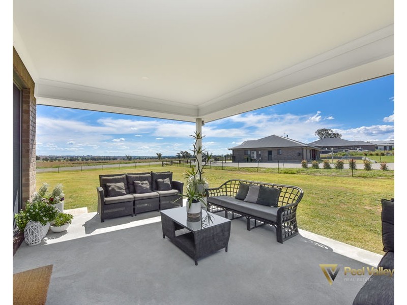 2 Championship Place, Tamworth NSW 2340