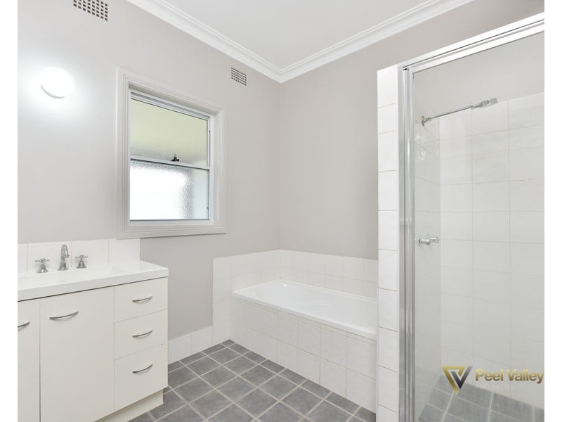 42 Gunnedah Road, Tamworth NSW 2340