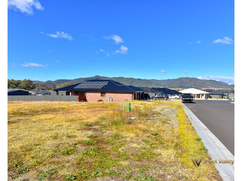 12 Cliffdale Place, Kootingal NSW 2352