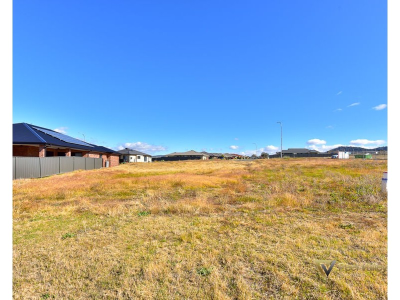 12 Cliffdale Place, Kootingal NSW 2352