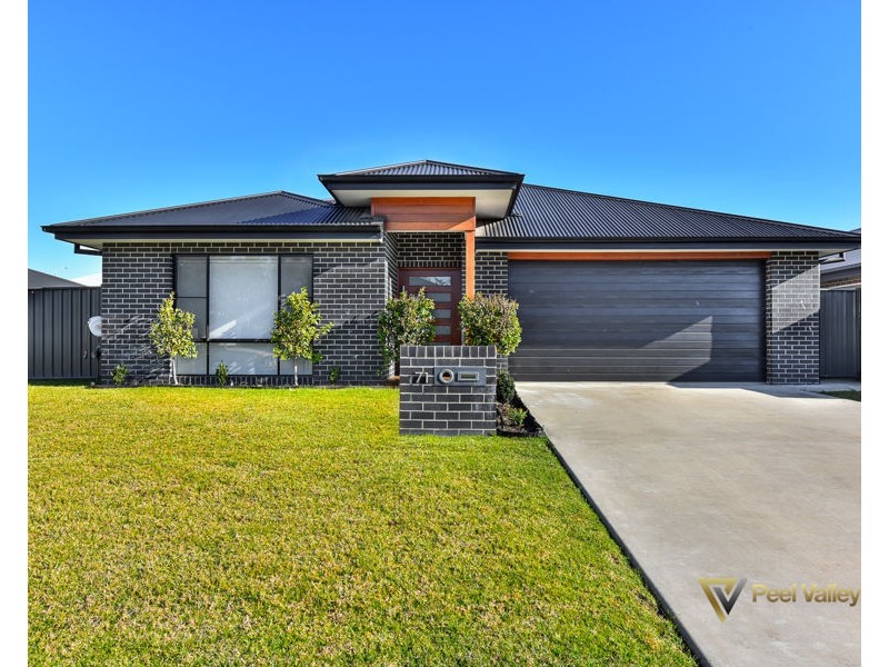 71 Warrah Drive, Tamworth NSW 2340