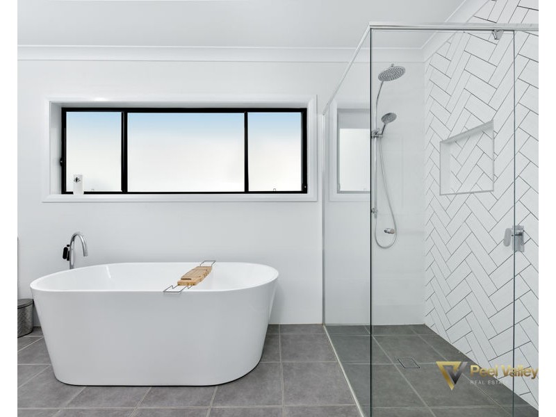 71 Warrah Drive, Tamworth NSW 2340