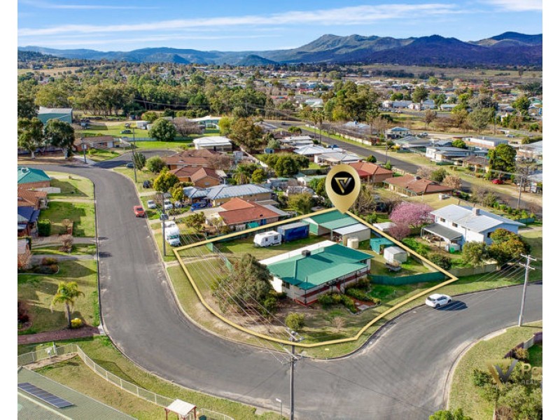 1 Mytelen Street, Kootingal NSW 2352