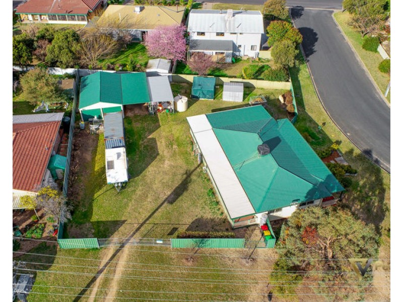 1 Mytelen Street, Kootingal NSW 2352