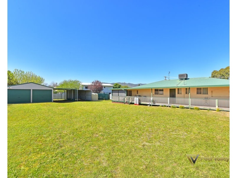 1 Mytelen Street, Kootingal NSW 2352