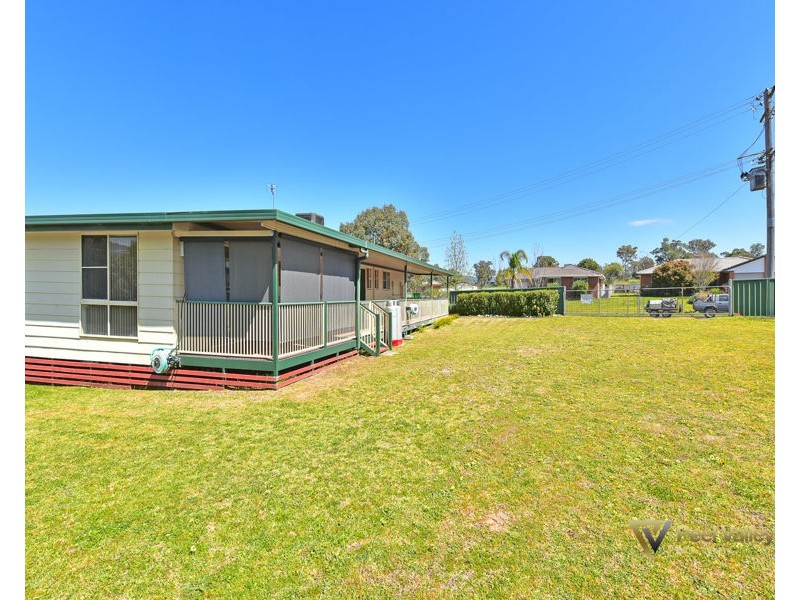 1 Mytelen Street, Kootingal NSW 2352