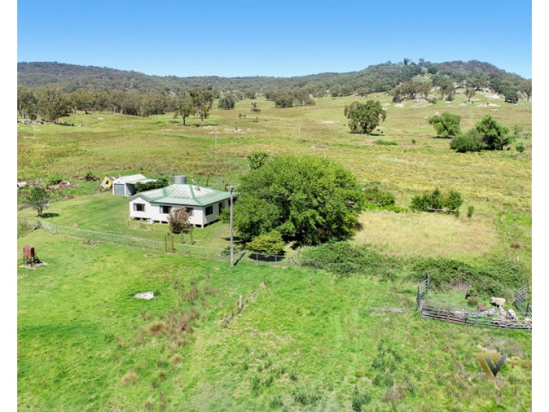 8 Den Mountain Road, Watsons Creek NSW 2355