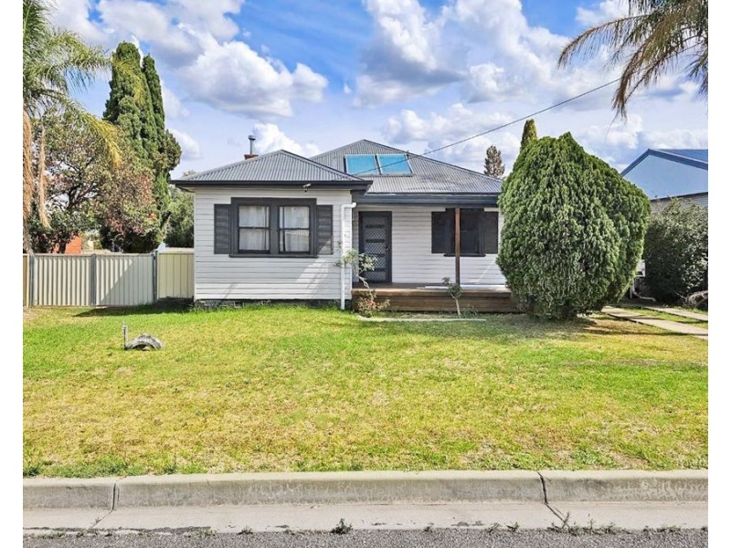 6 Robina Street South, Tamworth NSW 2340