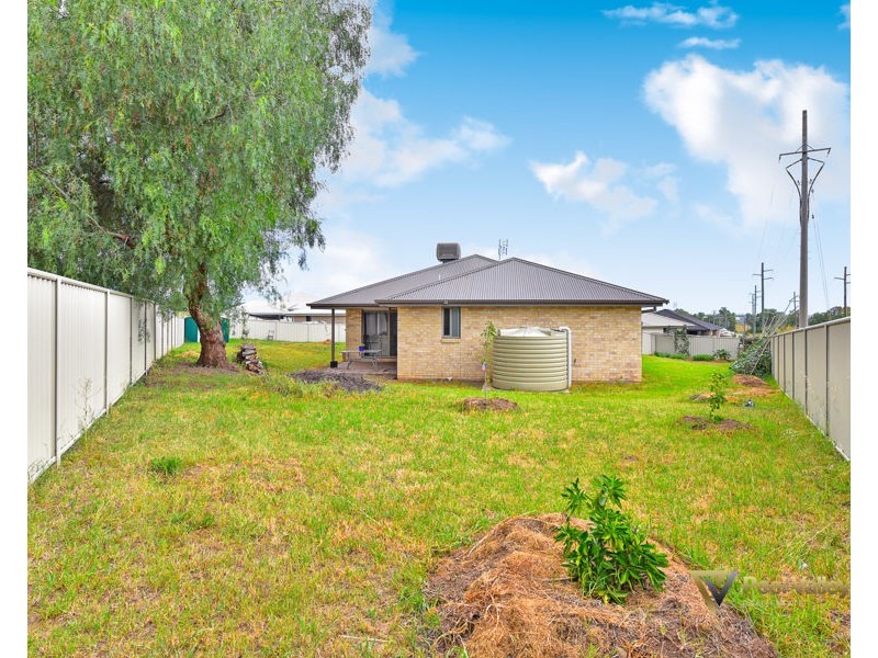 31 Tulipwood Crescent, Tamworth NSW 2340