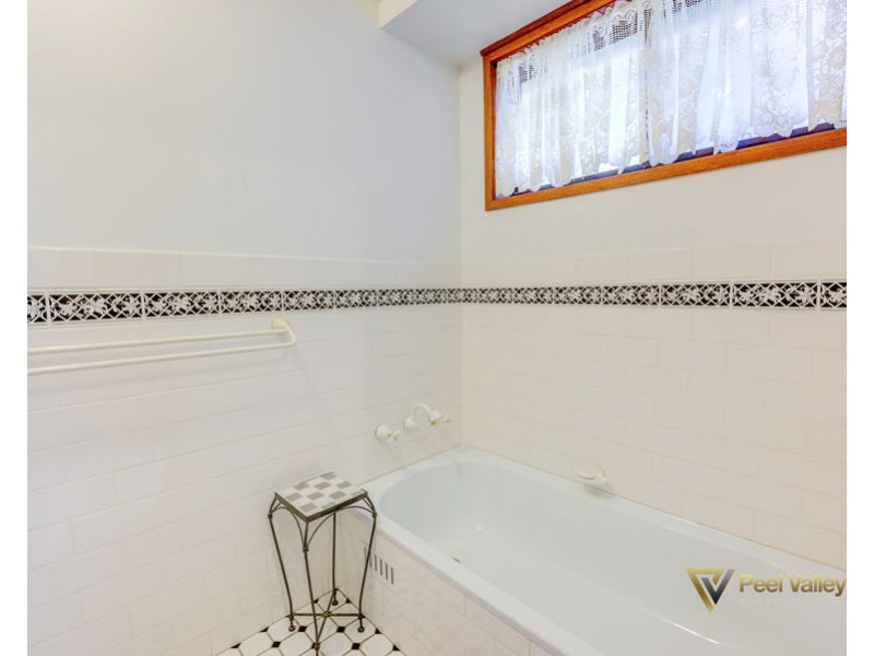 5 The Mews, Tamworth NSW 2340