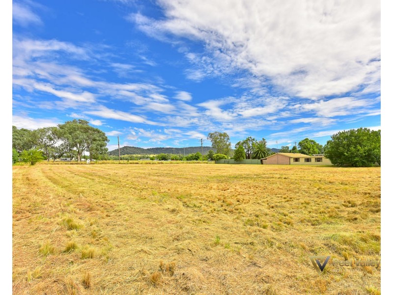 1A Gill Street, Kootingal NSW 2352