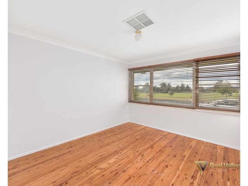 18 Waree Drive, Tamworth NSW 2340