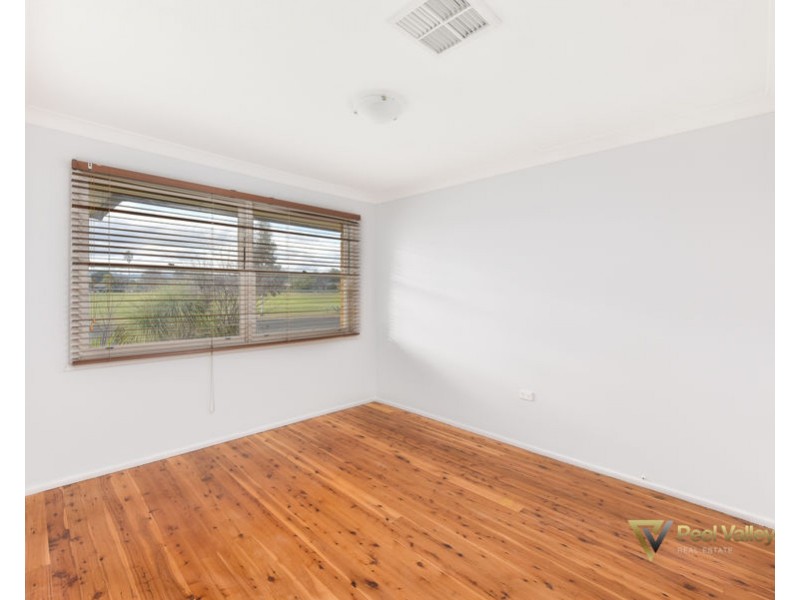 18 Waree Drive, Tamworth NSW 2340