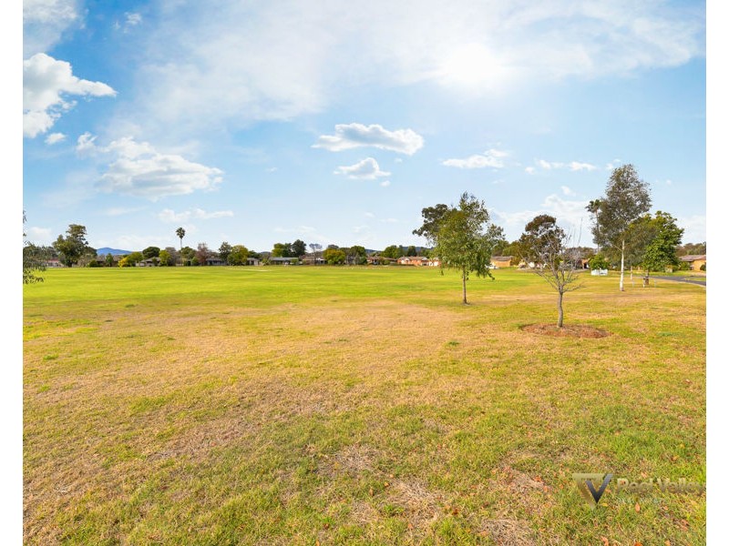 18 Waree Drive, Tamworth NSW 2340