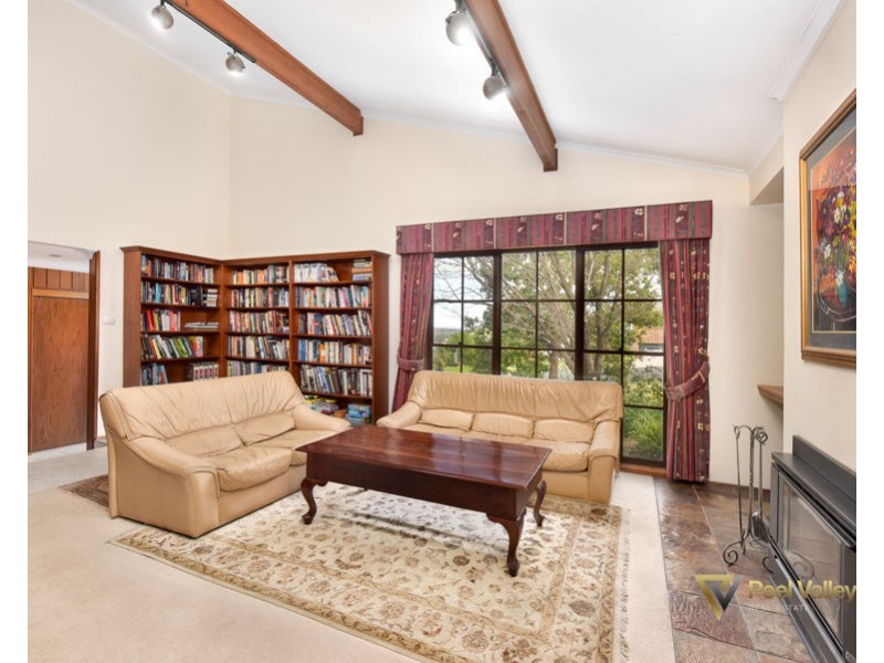 12 Woodburn Way East, Tamworth NSW 2340
