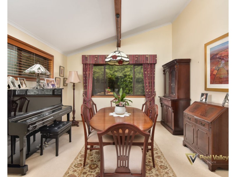 12 Woodburn Way East, Tamworth NSW 2340