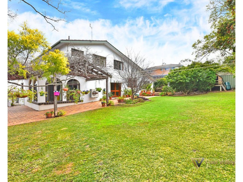 12 Woodburn Way East, Tamworth NSW 2340