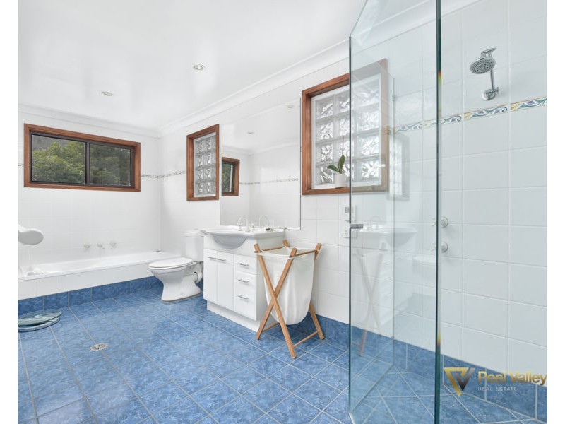 12 Woodburn Way East, Tamworth NSW 2340