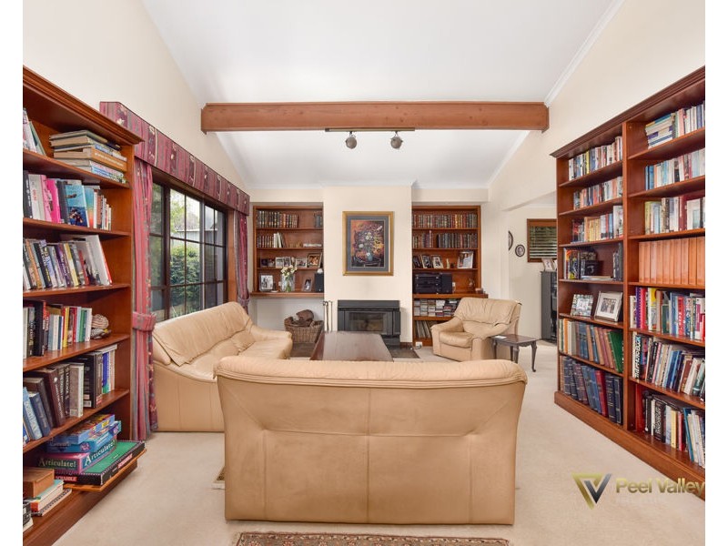 12 Woodburn Way East, Tamworth NSW 2340