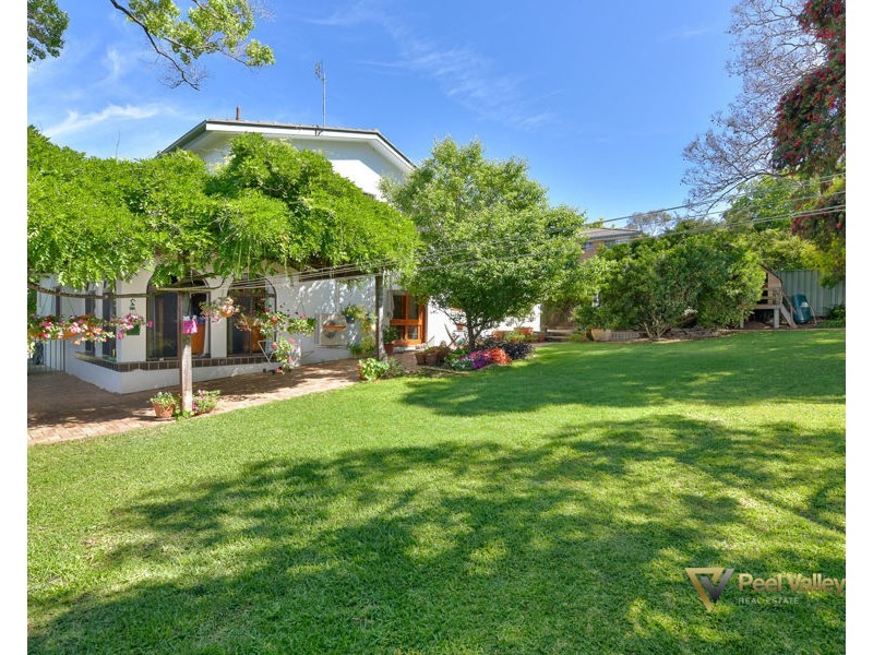 12 Woodburn Way East, Tamworth NSW 2340