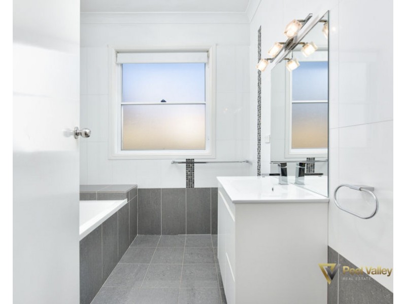 129 Piper Street, Tamworth NSW 2340