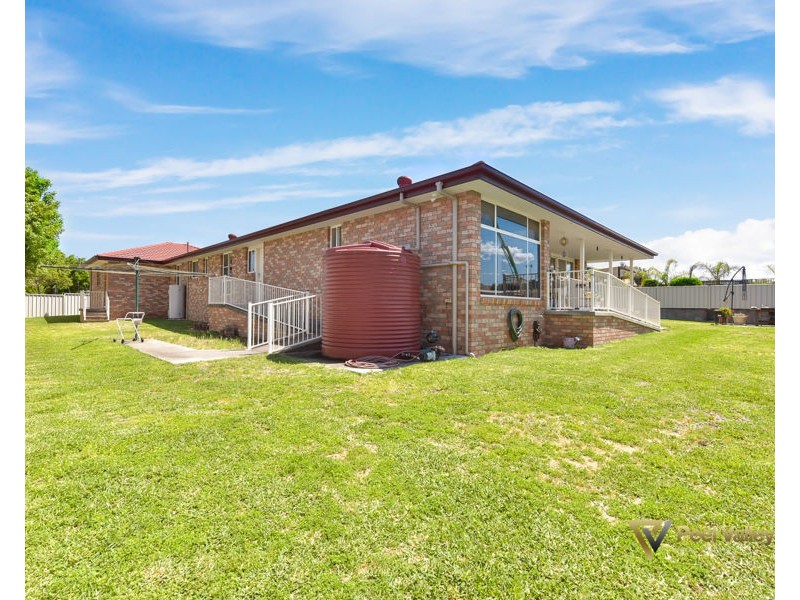 7 Acacia Place, Kootingal NSW 2352