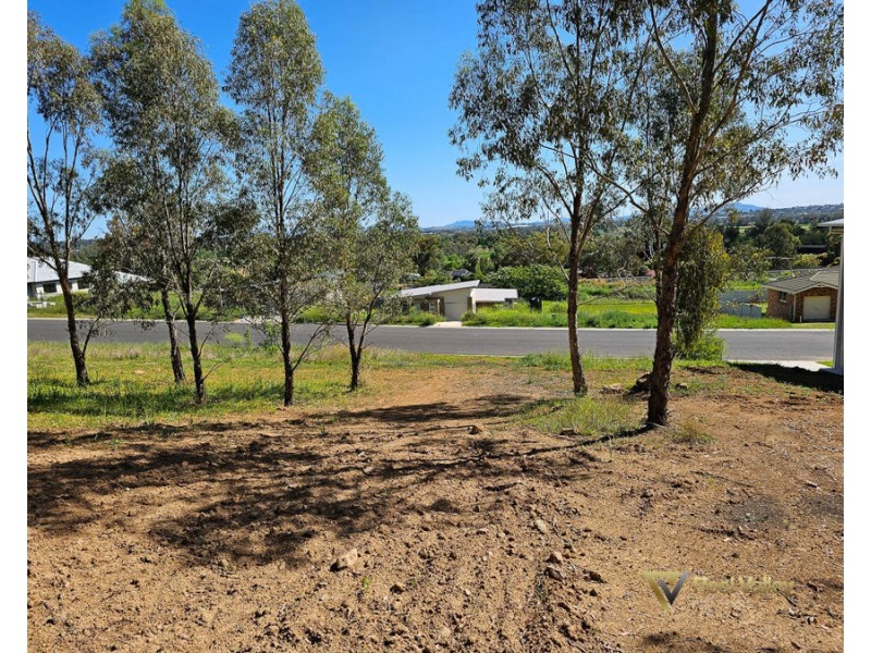 66 Valley Drive, Tamworth NSW 2340