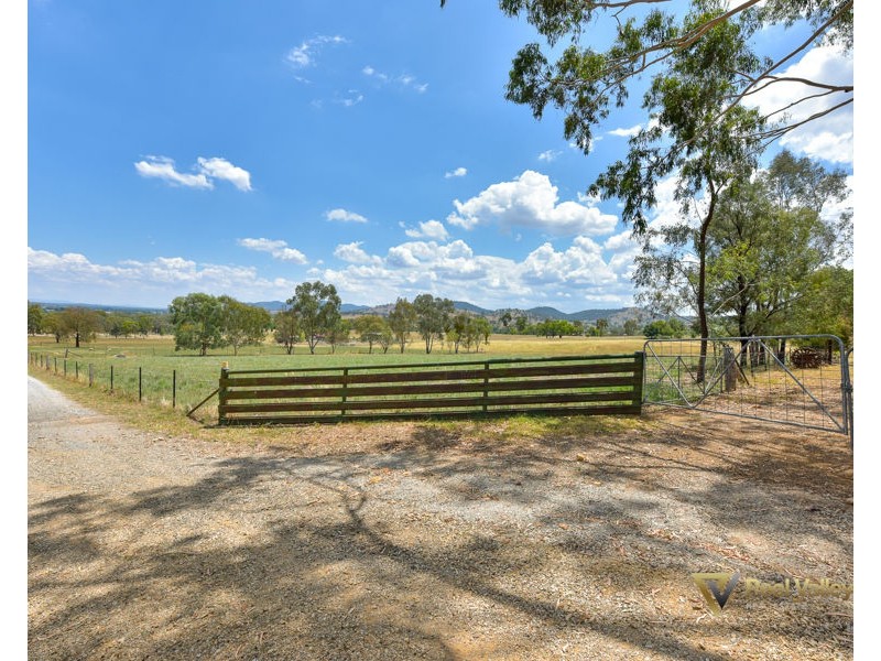 74 Martins Lane, Tamworth NSW 2340