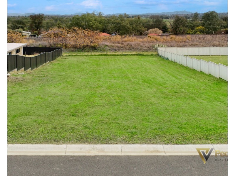 67 Valley Drive East, Tamworth NSW 2340