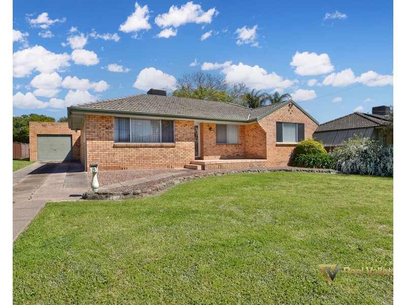 8 Erwin Street, Tamworth NSW 2340