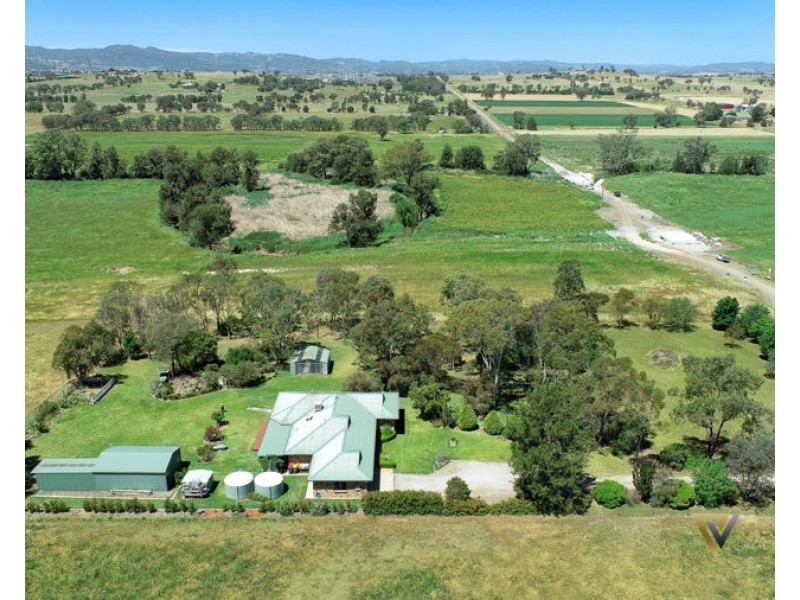 523 Burgmanns Lane, Tamworth NSW 2340