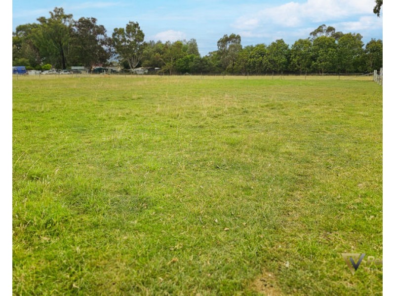 25 Murroon Road, Tamworth NSW 2340