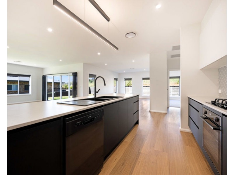 20 Currawong Drive, Tamworth NSW 2340