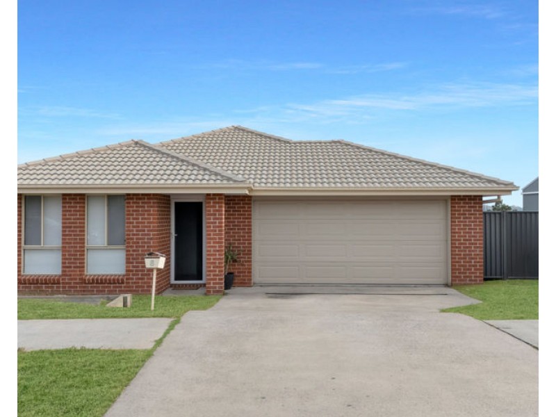 8 Barber Street, Kootingal NSW 2352