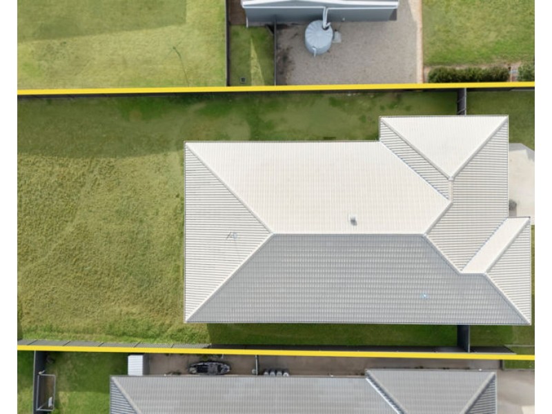 8 Barber Street, Kootingal NSW 2352