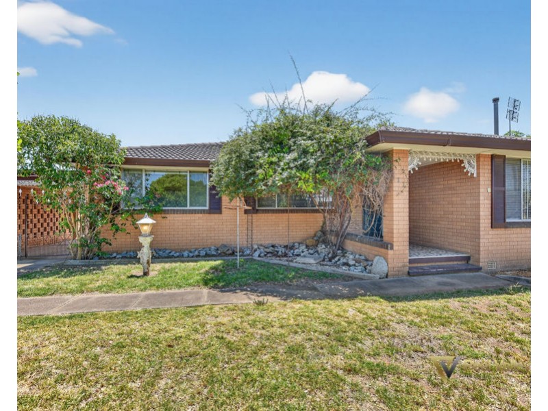 11 Kurrawan Street, Tamworth NSW 2340